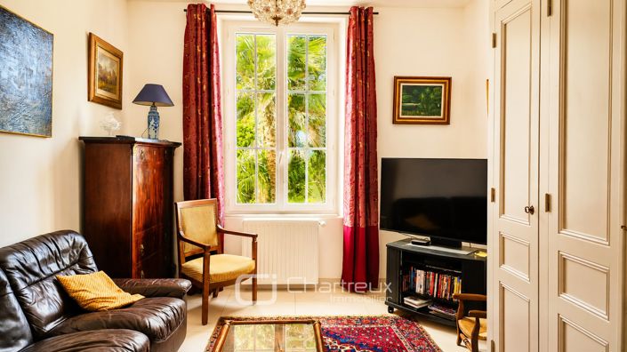 Image No.10-5 Bed House for sale