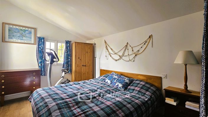 Image No.17-5 Bed House for sale