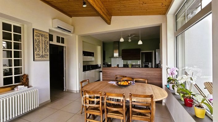 Image No.6-5 Bed House for sale