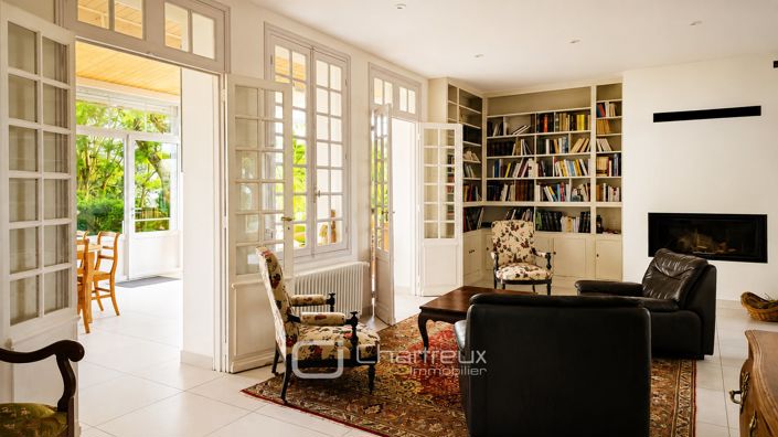 Image No.6-5 Bed House for sale