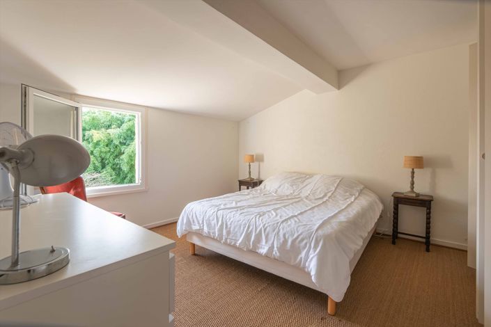 Image No.10-7 Bed House for sale