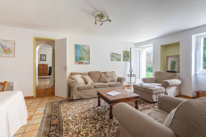 Image No.21-7 Bed House for sale