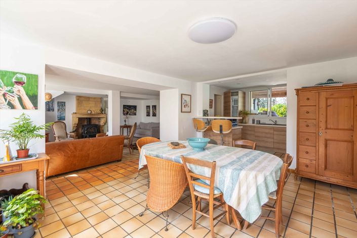 Image No.6-7 Bed House for sale
