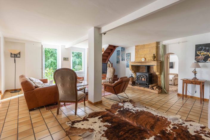 Image No.9-7 Bed House for sale