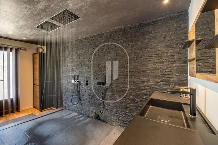 Image No.9-3 Bed House for sale
