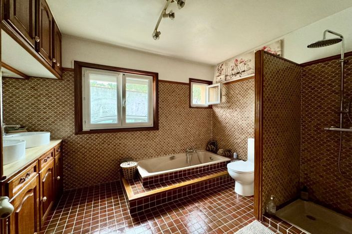 Image No.10-4 Bed House for sale