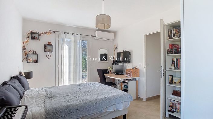Image No.9-3 Bed Property for sale
