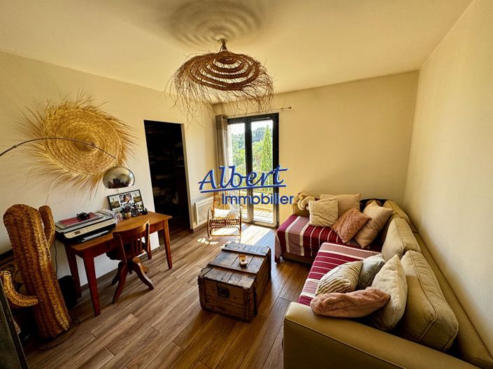 Image No.10-2 Bed House for sale
