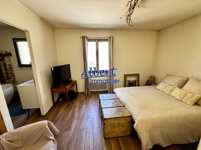 Image No.9-2 Bed House for sale