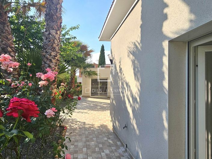 Image No.5-5 Bed House for sale
