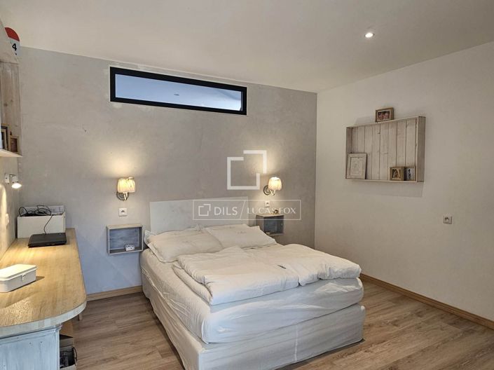 Image No.13-4 Bed House for sale