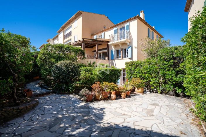Image No.2-6 Bed House for sale