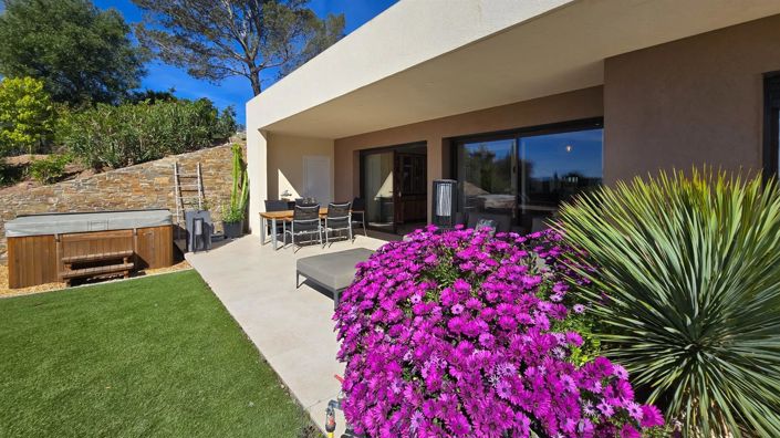 Image No.11-5 Bed House for sale