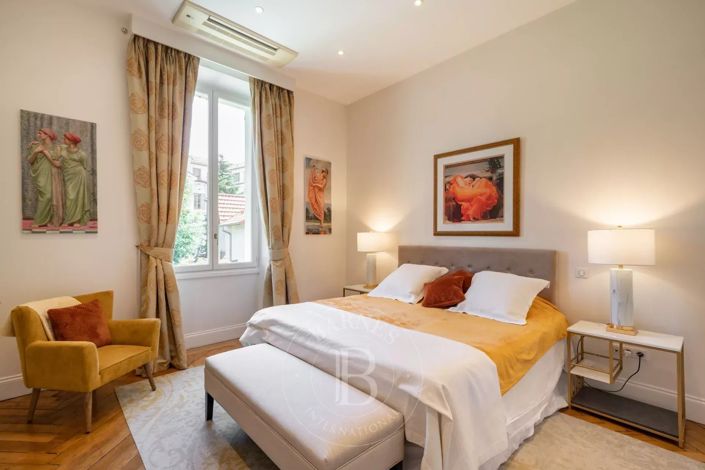 Image No.14-10 Bed House for sale