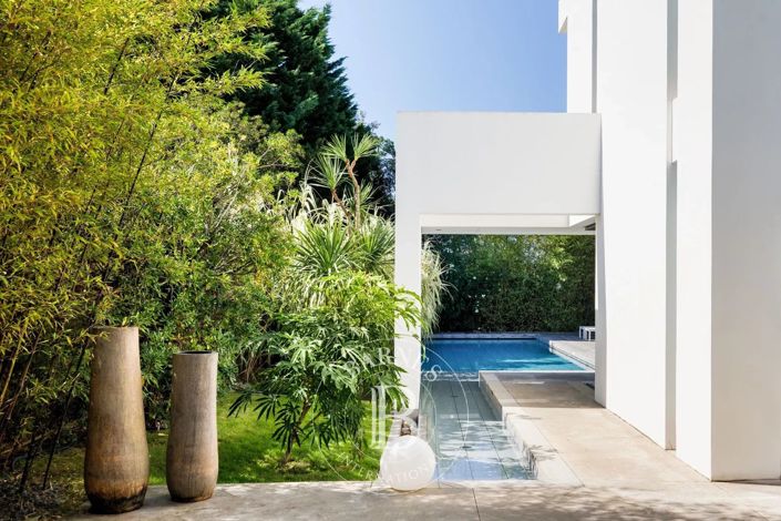 Image No.3-5 Bed House for sale