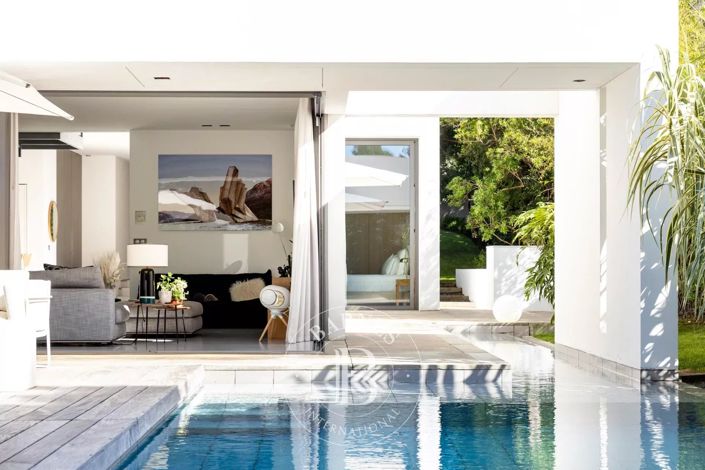 Image No.7-5 Bed House for sale
