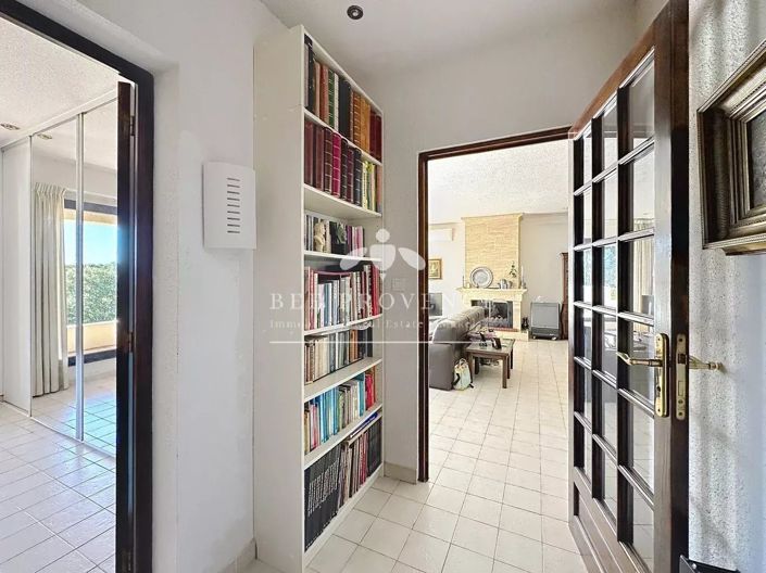 Image No.17-3 Bed House for sale