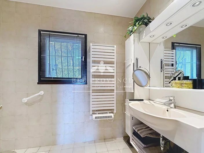 Image No.30-3 Bed House for sale