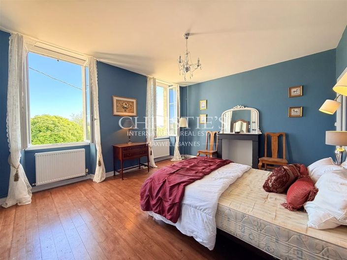 Image No.17-11 Bed House for sale