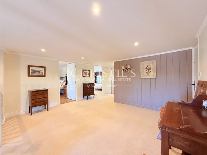 Image No.19-11 Bed House for sale