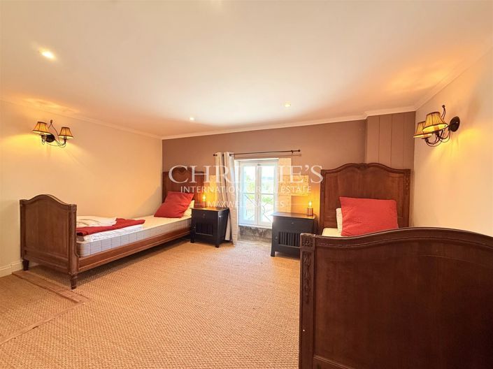 Image No.24-11 Bed House for sale