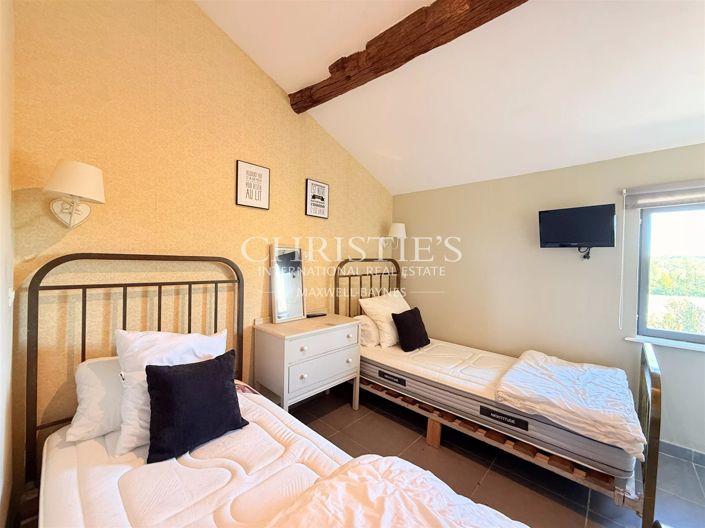 Image No.32-11 Bed House for sale