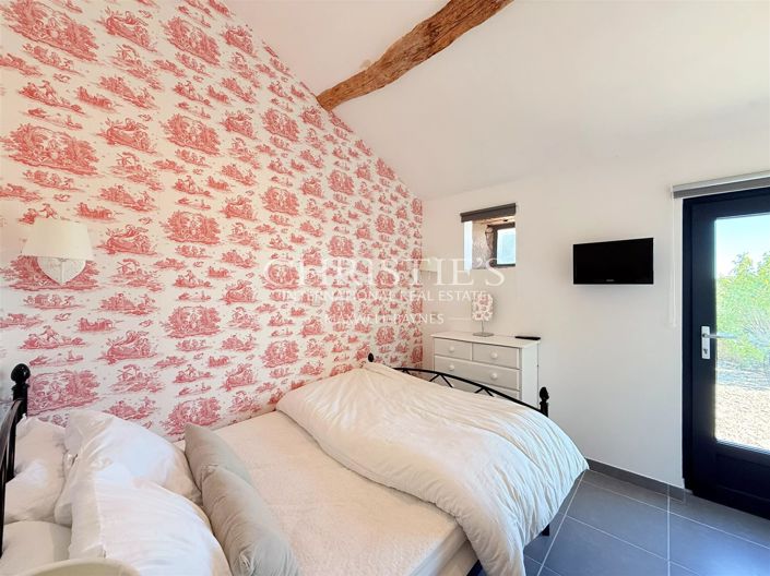 Image No.35-11 Bed House for sale