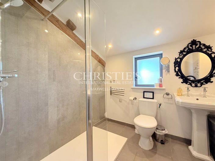 Image No.36-11 Bed House for sale