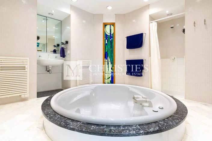 Image No.17-9 Bed House for sale