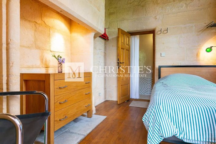 Image No.21-9 Bed House for sale