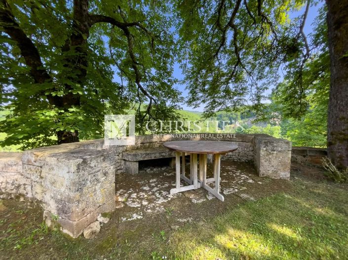 Image No.28-9 Bed House for sale