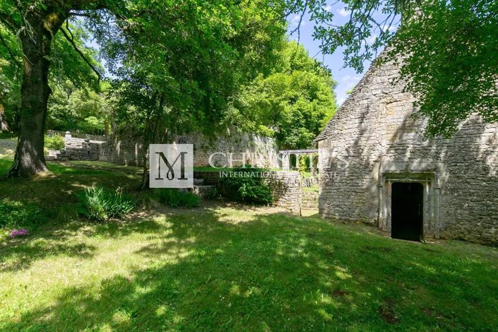 Image No.30-9 Bed House for sale