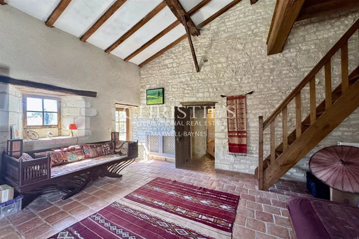 Image No.24-7 Bed House for sale