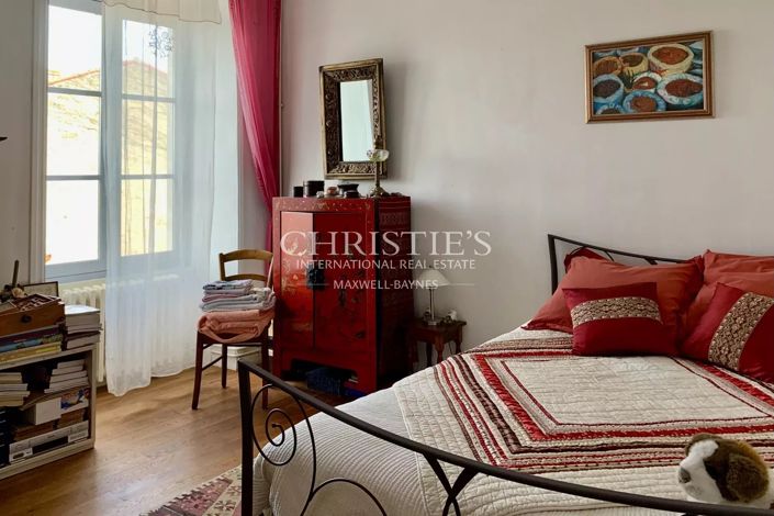 Image No.25-7 Bed House for sale