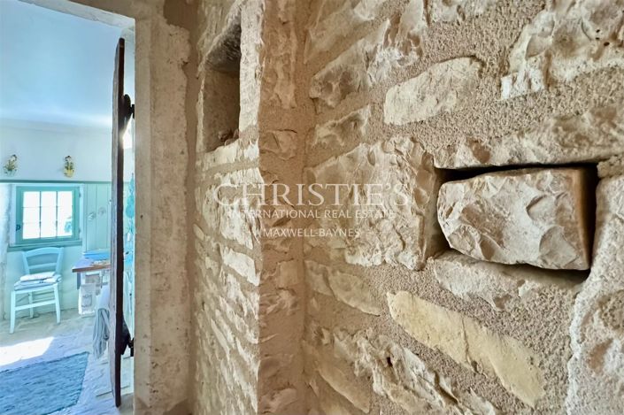 Image No.27-7 Bed House for sale