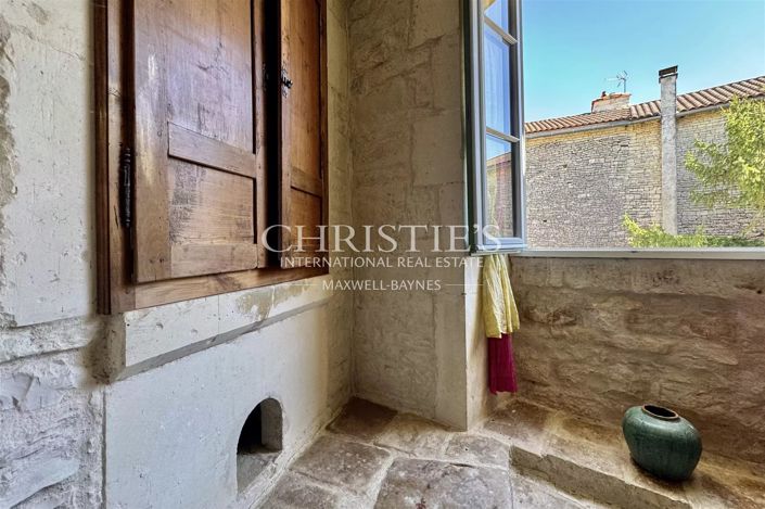 Image No.36-7 Bed House for sale