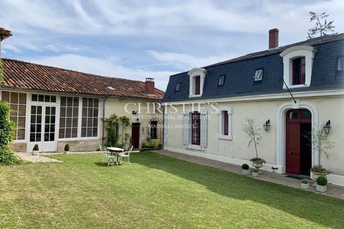 Image No.5-9 Bed House for sale