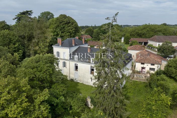 Image No.7-9 Bed House for sale