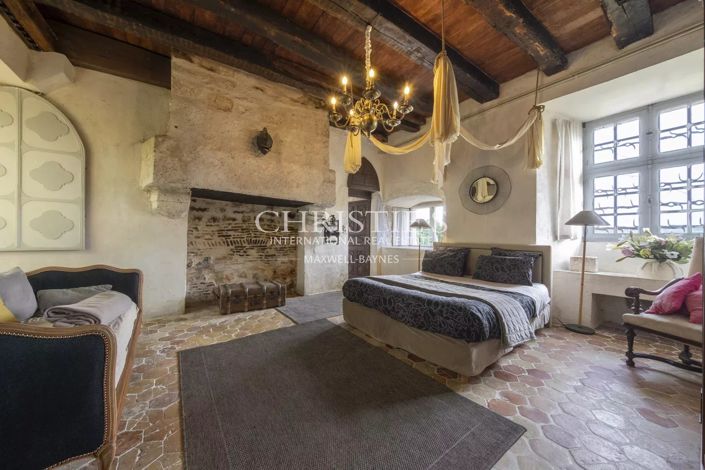 Image No.17-7 Bed House for sale