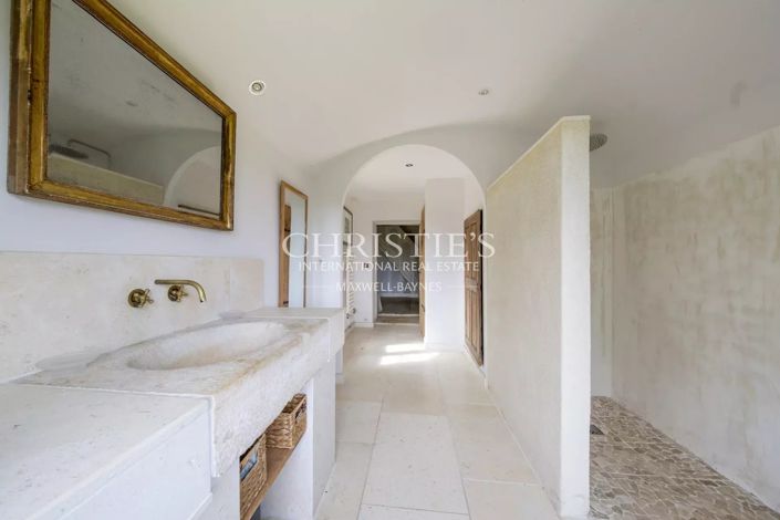Image No.26-7 Bed House for sale