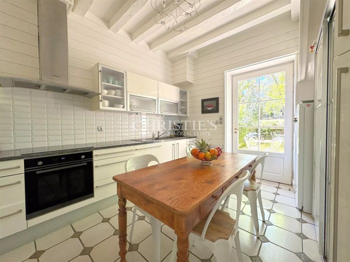 Image No.17-4 Bed House for sale