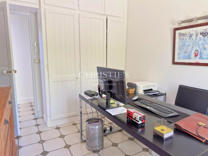 Image No.18-4 Bed House for sale