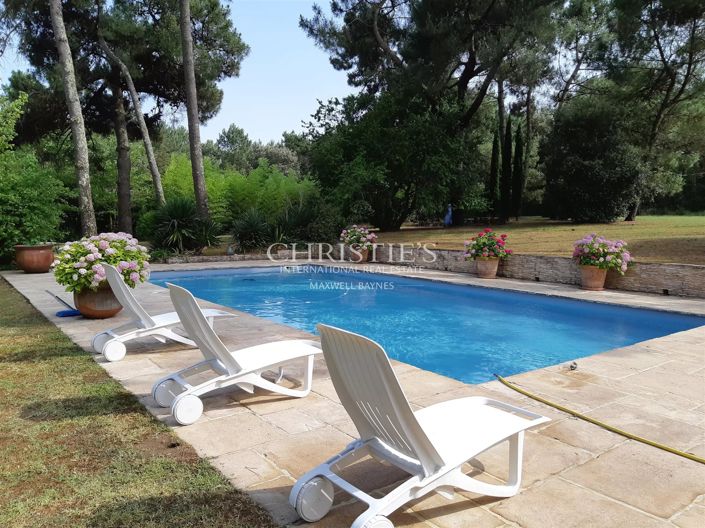 Image No.2-4 Bed House for sale