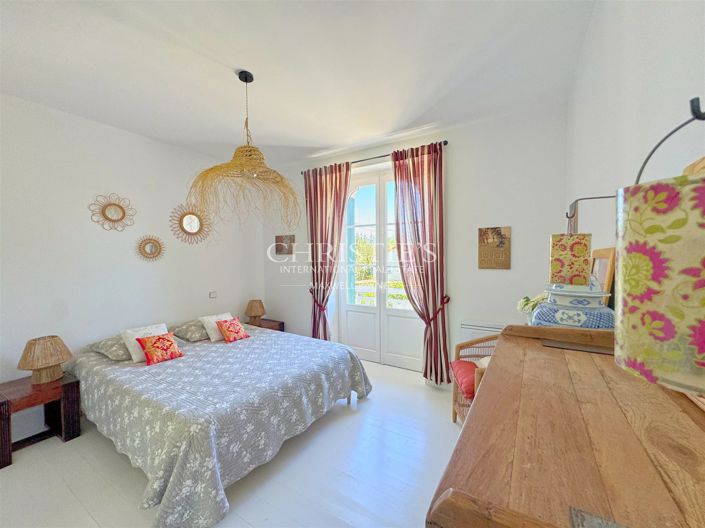 Image No.20-4 Bed House for sale