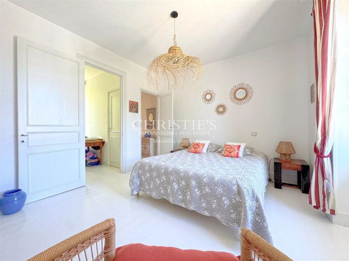 Image No.21-4 Bed House for sale