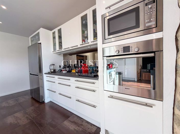 Image No.15-6 Bed House for sale