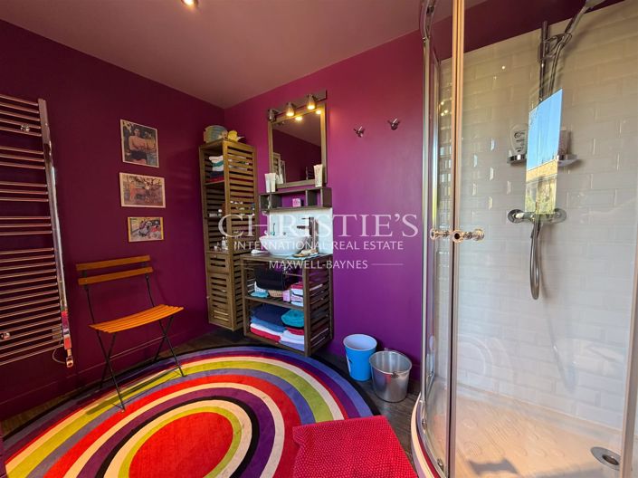 Image No.32-6 Bed House for sale