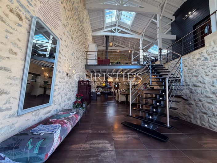 Image No.9-6 Bed House for sale