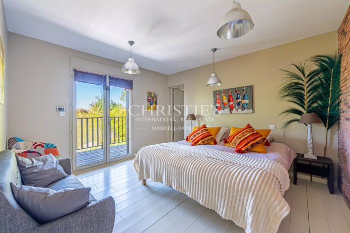 Image No.10-5 Bed House for sale