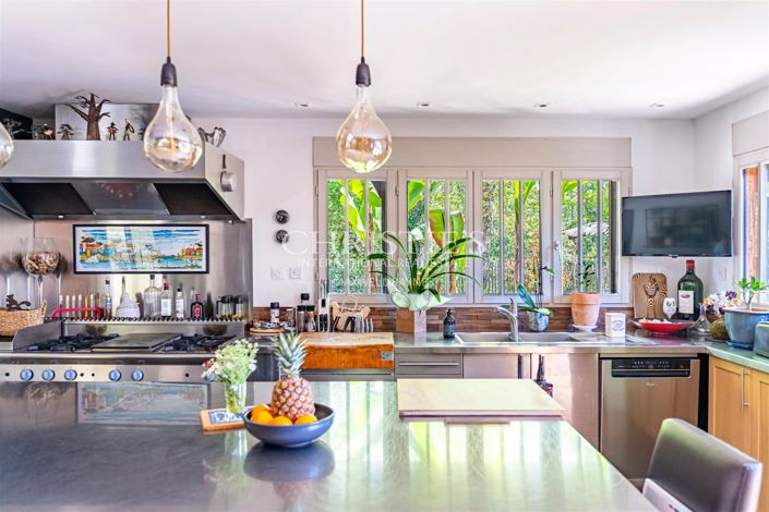 Image No.5-5 Bed House for sale